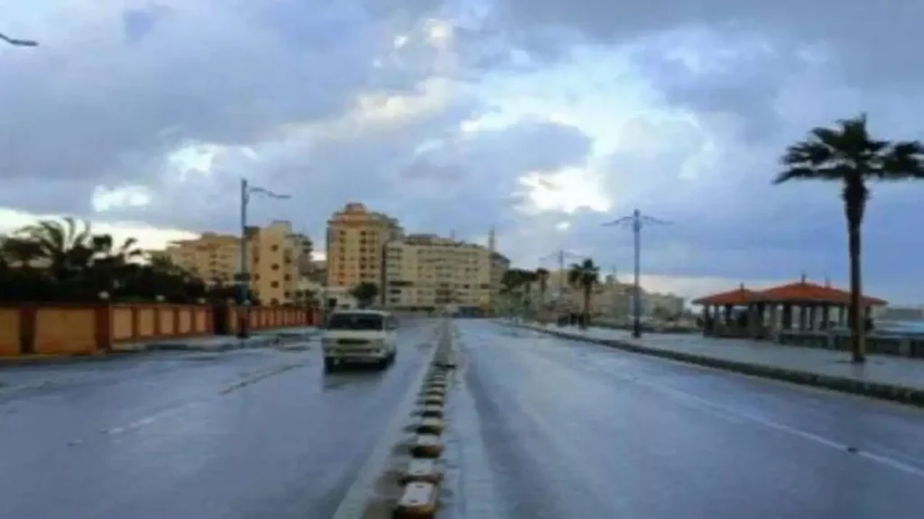 تحذير الأرصاد.. تراجع درجات الحرارة وفرص سقوط أمطار بمحافظات مصر غدًا